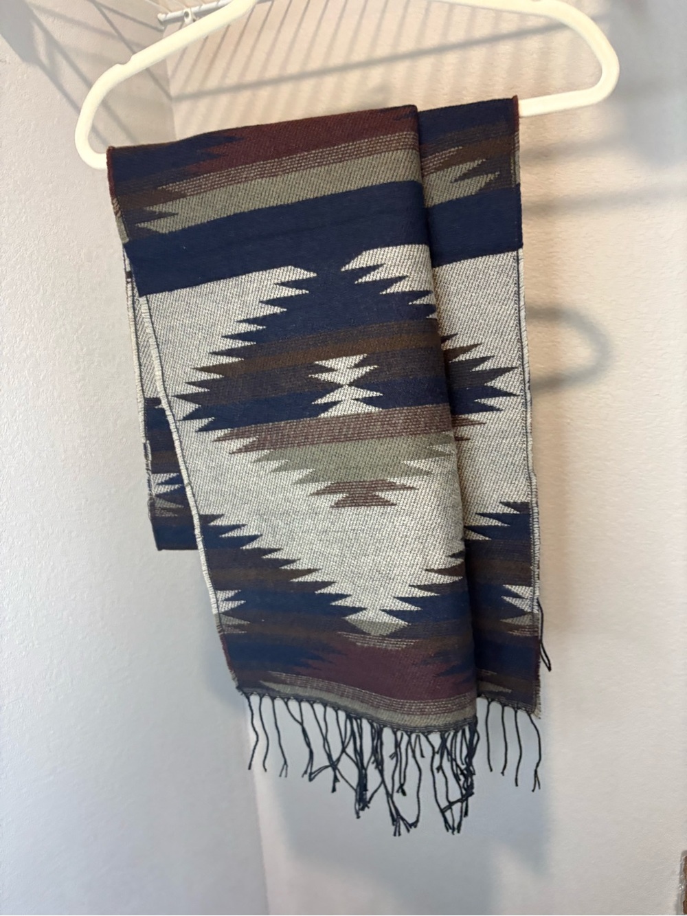 Rue21 Geometric Knit Scarf in Navy, Brown & Cream